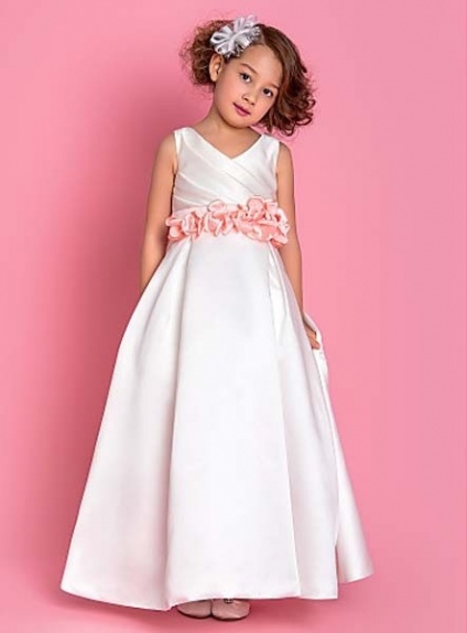 Vestito per prima comunione in raso bianco con cintura e fiori rosa