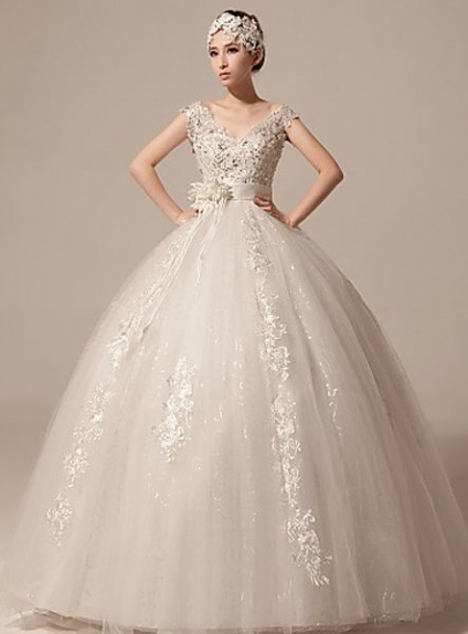 A-line V-neck Ball gown Floor length Tulle Wedding dress