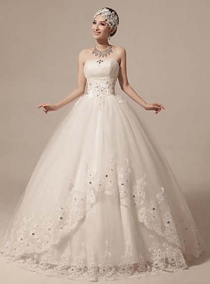 A-line Strapless Ball gown Floor length Tulle Wedding dress