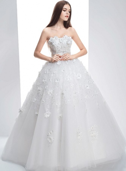 A-line Strapless Chapel train Lace Tulle Wedding dress