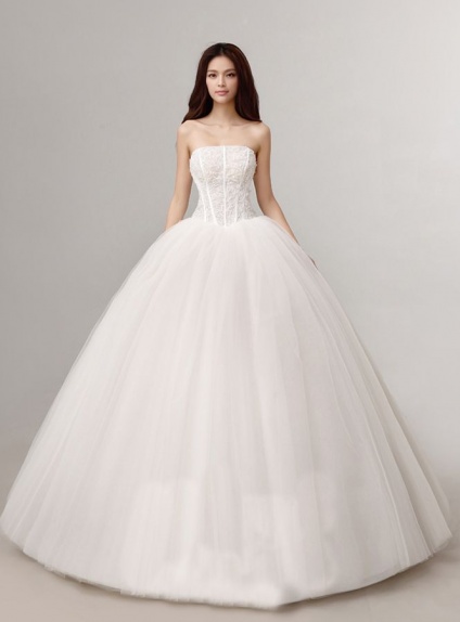 A-line Strapless Ball gown Floor length Tulle Wedding dress
