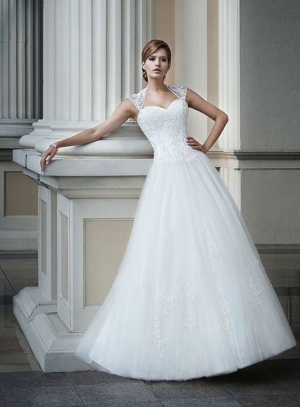 A-line Sweetheart Floor length Tulle Wedding dress
