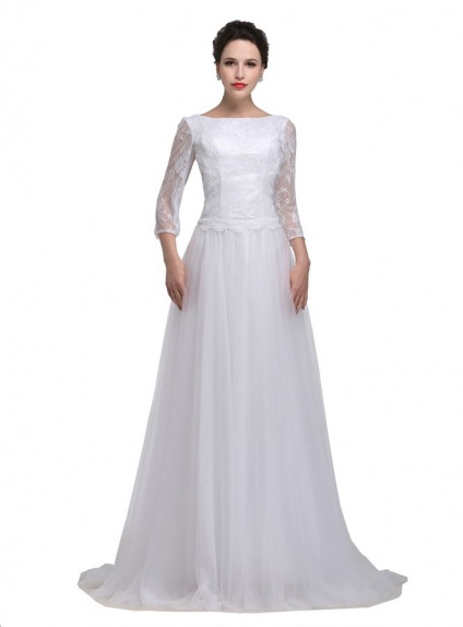 A-line Chapel train Tulle Lace Low round/Scooped neck Wedding dress
