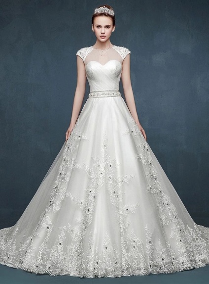 A-line Sweetheart Chapel train Tulle Lace Low round/Scooped neck Wedding dress