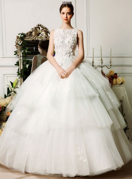 A-line Ball gown Floor length Tulle Lace Low round/Scooped neck Wedding dress