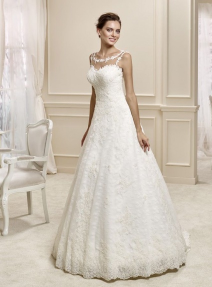 A-line Sweetheart Chapel train Lace Low round/Scooped neck Wedding dress