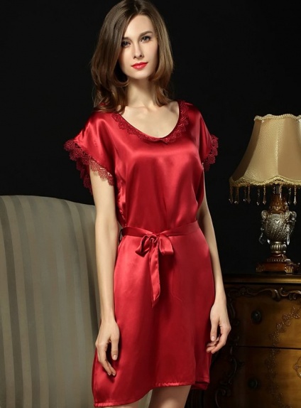 Vestaglietta Sposa online color borgogna con rifiniture di Pizzo
