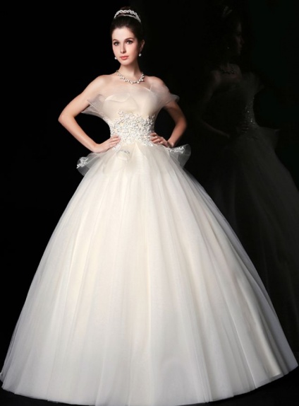 A-line Ball gown Floor length Tulle Strapless Wedding dress