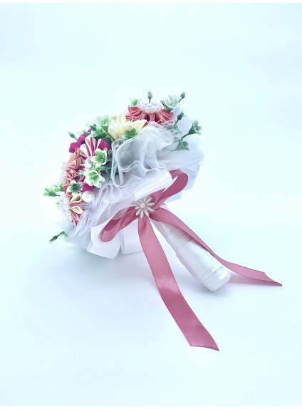 Bouquet artificiale fatto a mano con fiori di tessuto fucsia e rosa