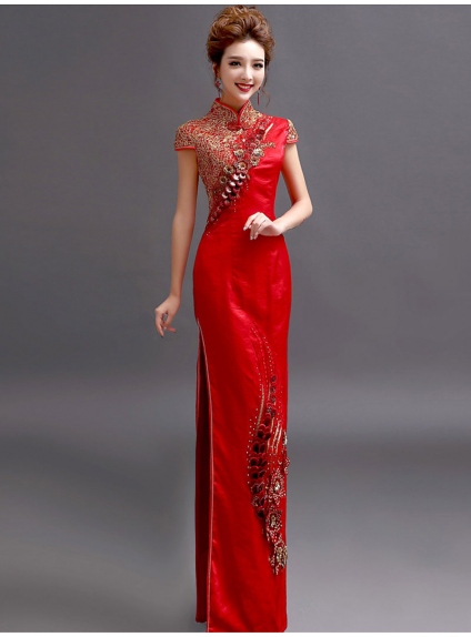 Traditional japanese chinese long red and gold cheongsam