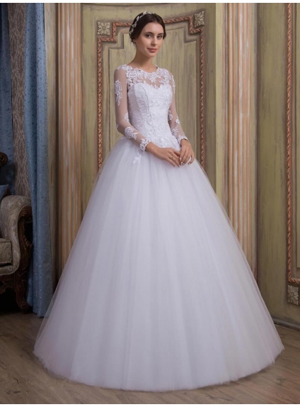 Long sleeved elegant Princess gown wedding dress