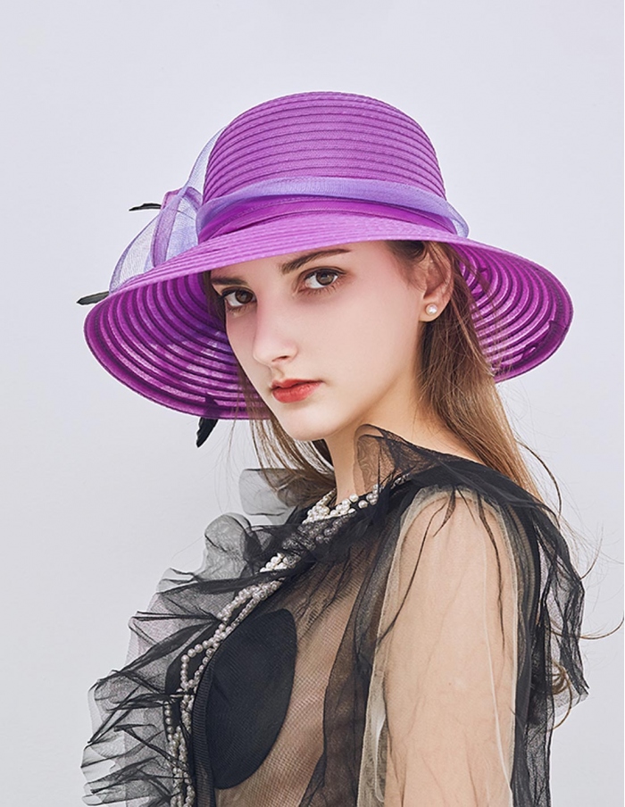 Cappello cerimonia donna lilla con piume nere