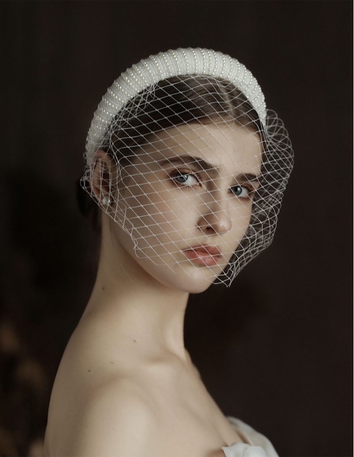 Veletta Sposa elegante integrata con cerchietto rigido di perle